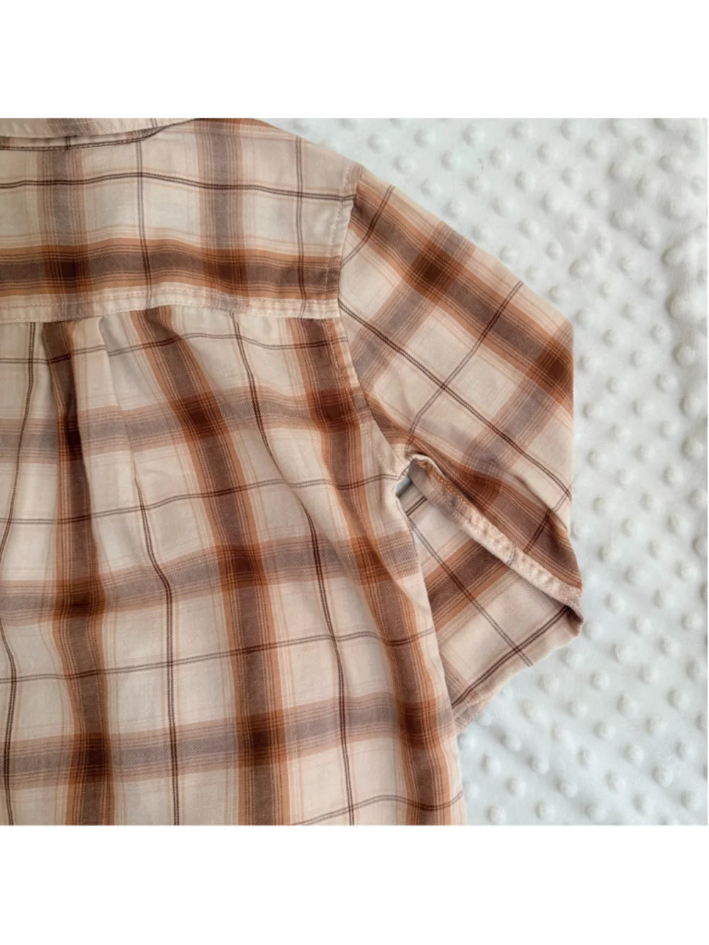 Boys The Children's Place Plaid Button Down Shirt Size 7/8 Beige Brown